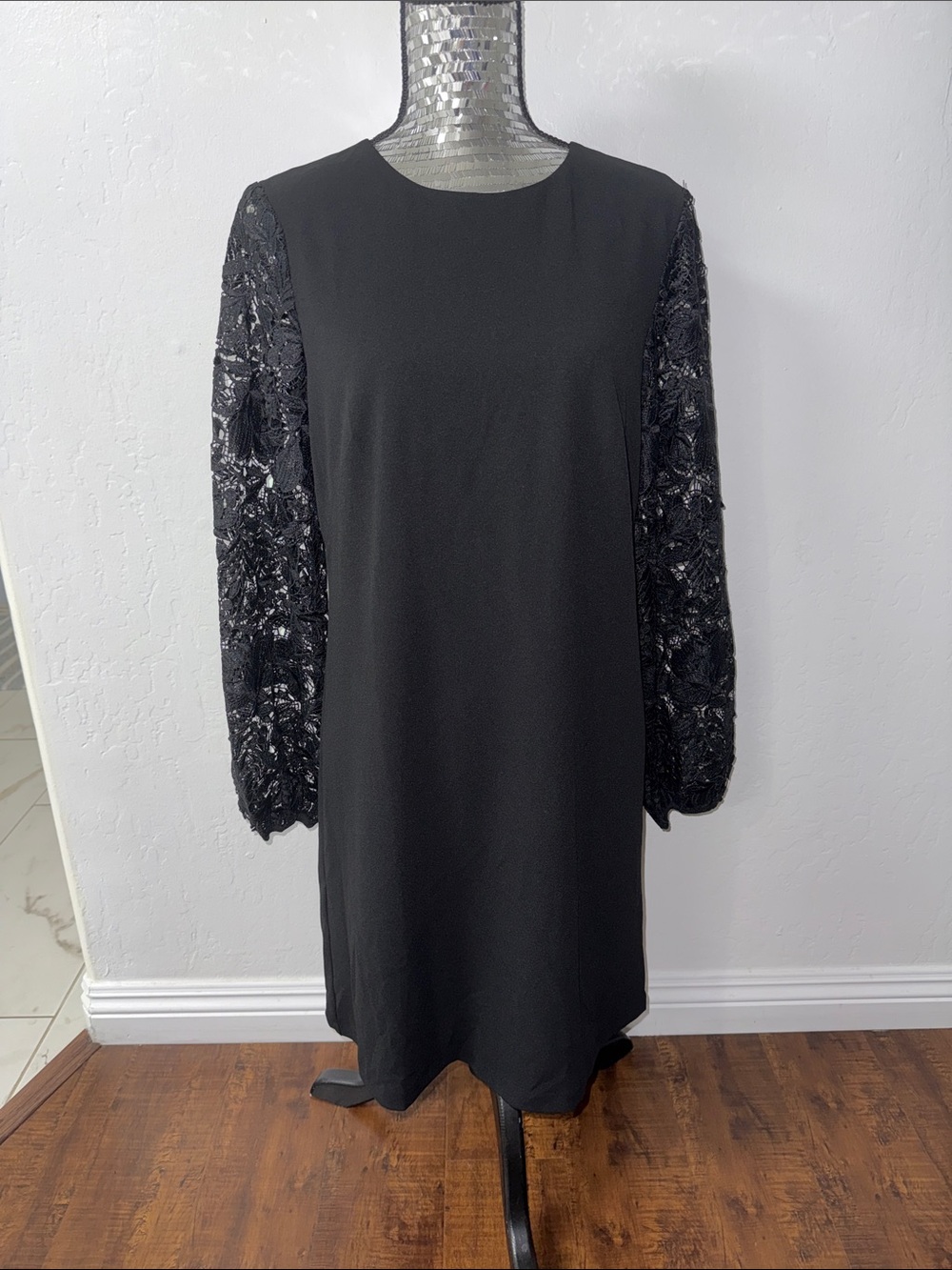 White House Black Market Black Long-Sleeve Lace Sleeve Shift Dress